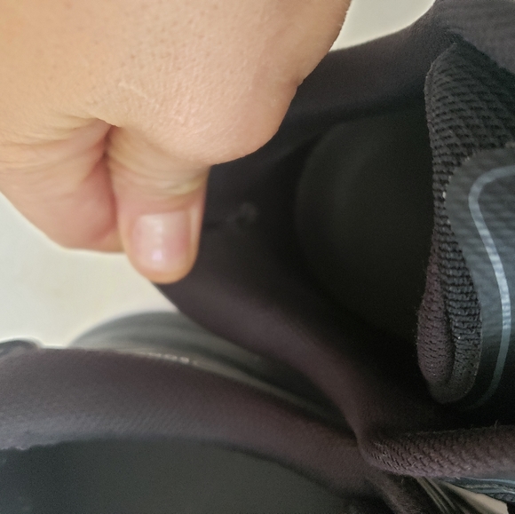 Hoka one one bondi 7 size 6 - Picture 4 of 13